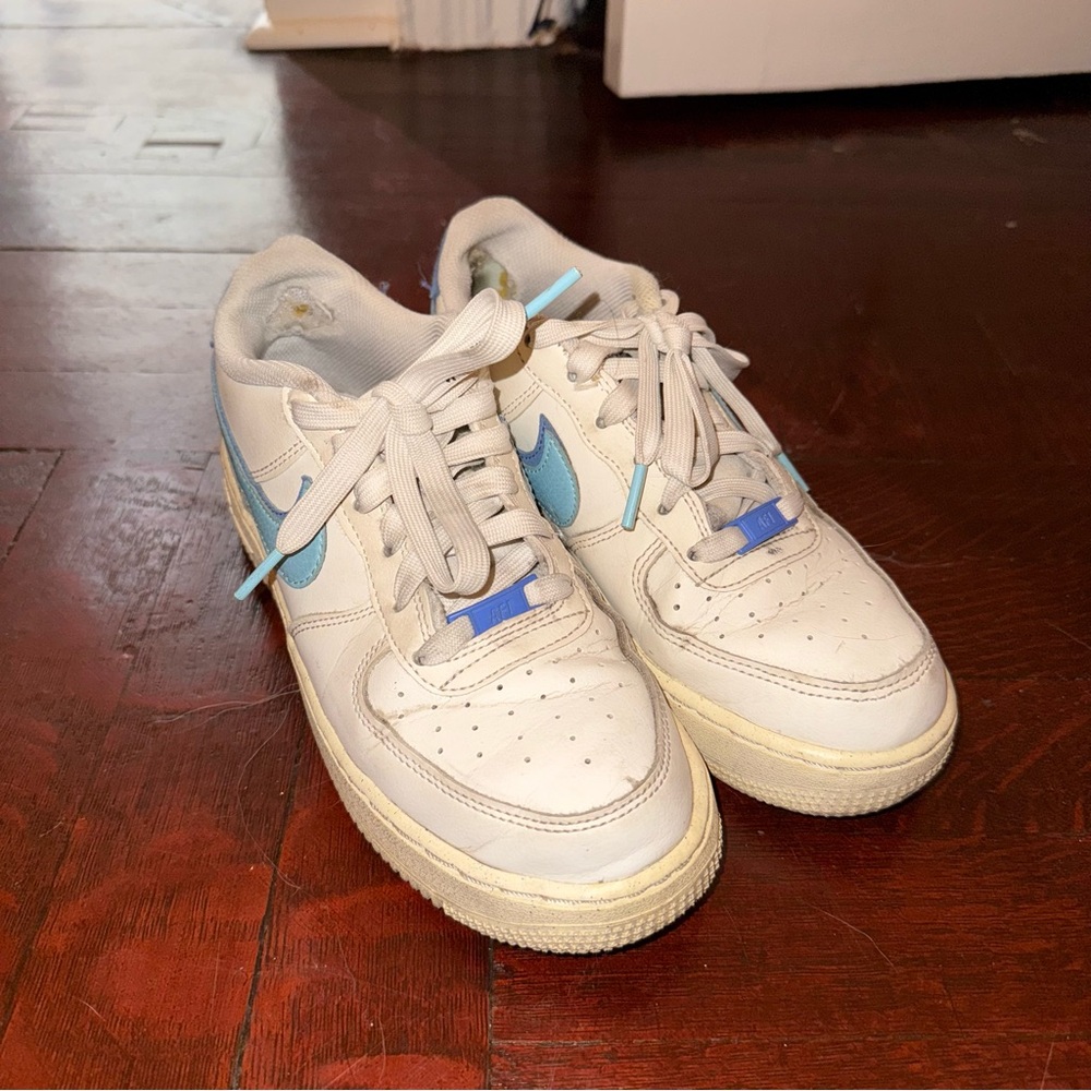 Nike Air Force 1s blue/white size 6Y/W7.5